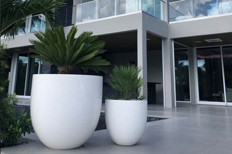 Comparing shallow and deep pots