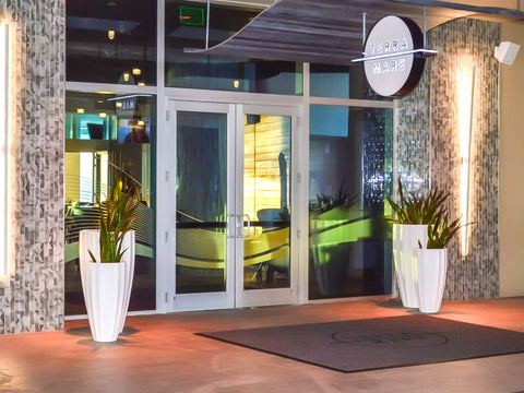 Reimagining Your Home: Tall Planters Outdoor Design Magic 3 69587.MWH .San .Jose 2019 Jay.Scotts 1024x681 1 2