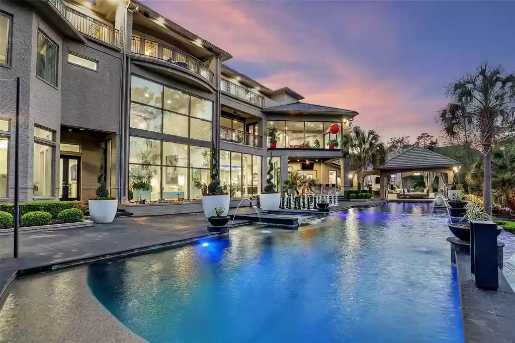 Theresa-Roemer_wannsee_pool_1a45cca9d1630f64d7bd7647e9555912l-m1784943862od-w1024_h768_x2 Theresa Roemer wannsee pool 1a45cca9d1630f64d7bd7647e9555912l m1784943862od