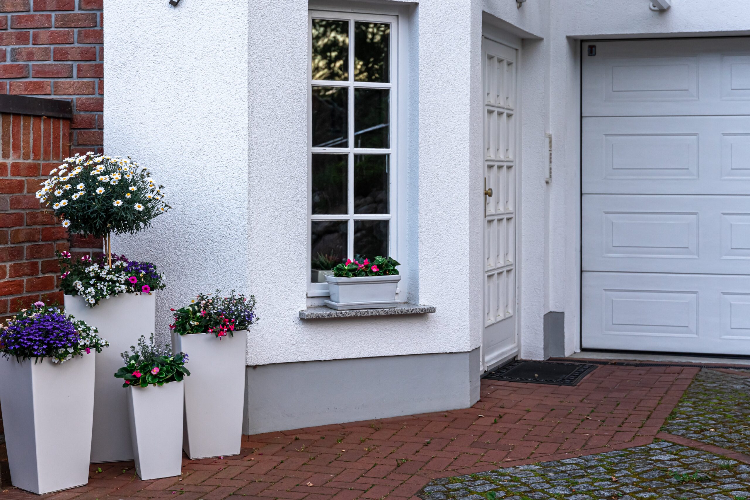 part of the exterior of the house with white color 2025 03 15 19 43 36 utc scaled