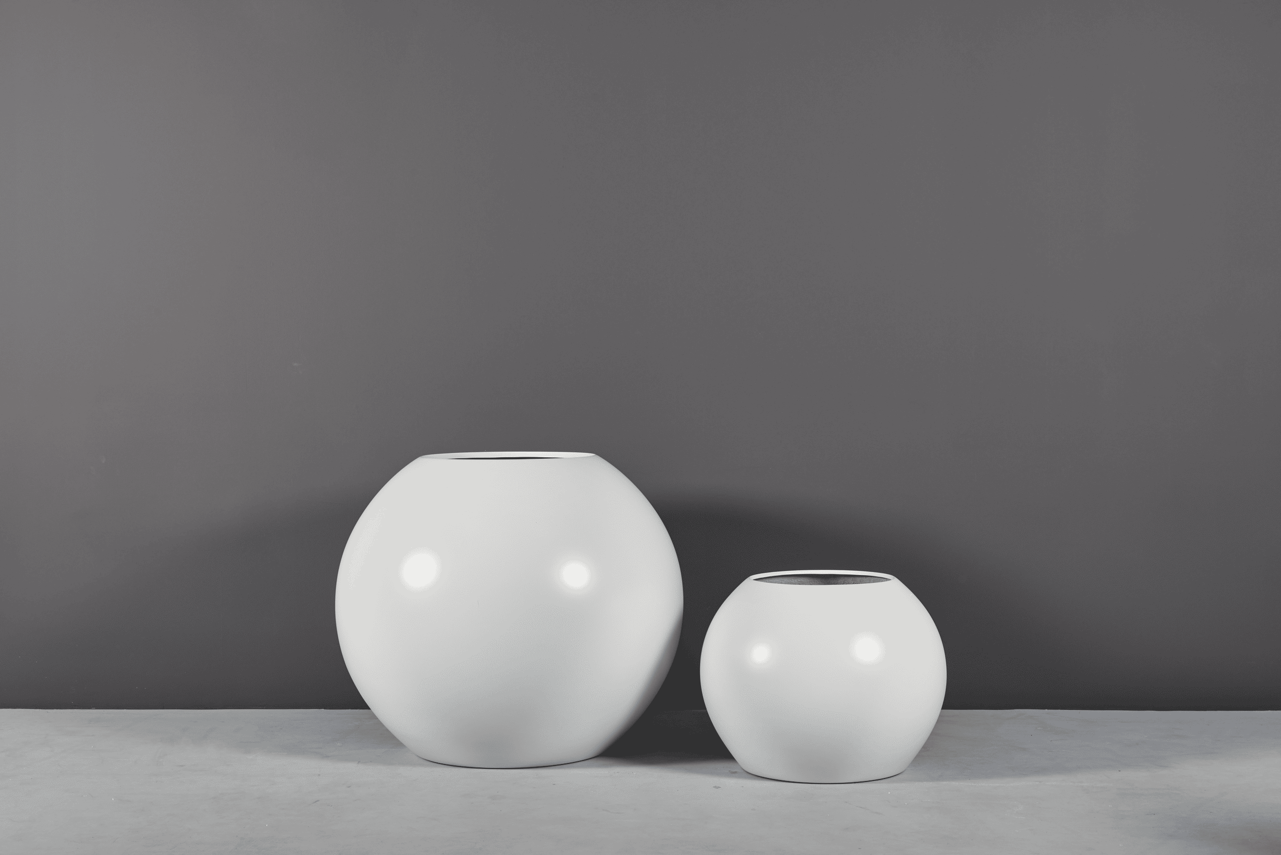 69295.Set .MBW .Globes1 2
